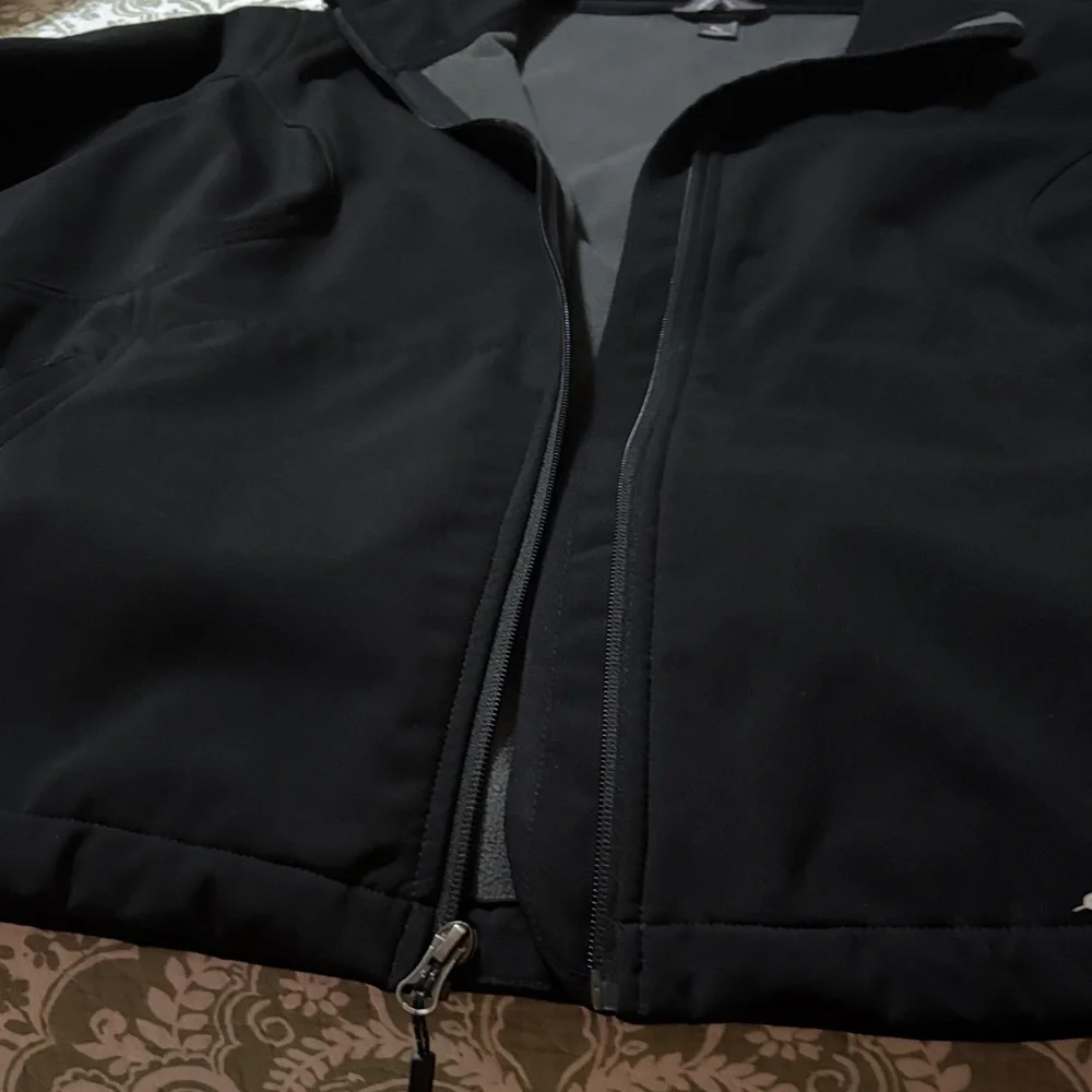 Eddie Bauer Women’s Black Rain Jacket w/ soft fleece interior - Picture 3 of 7